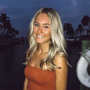 Meet your Posher, Elise